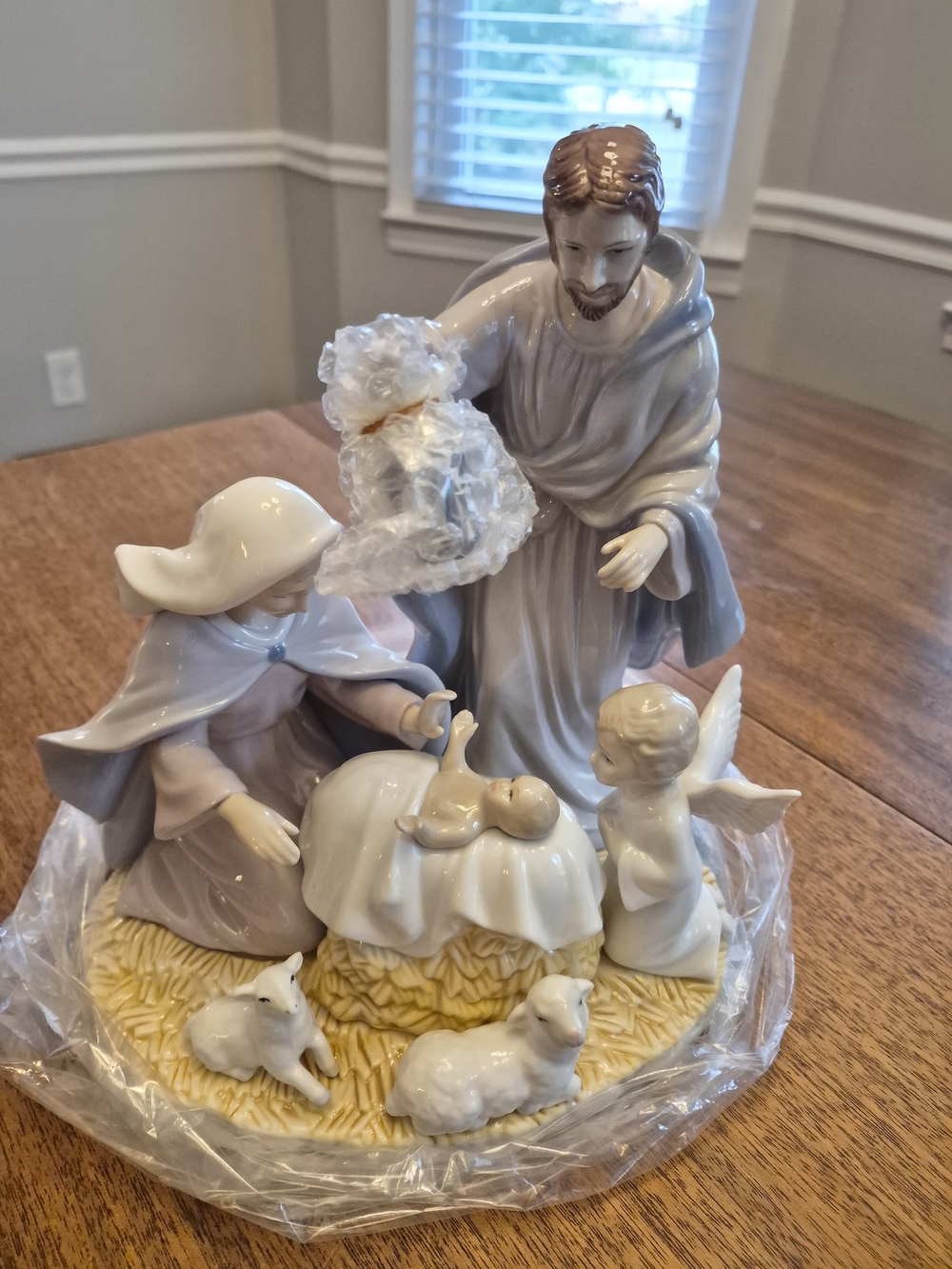 Vintage Porcelain Nativity Scene Sculpture in White and Cream